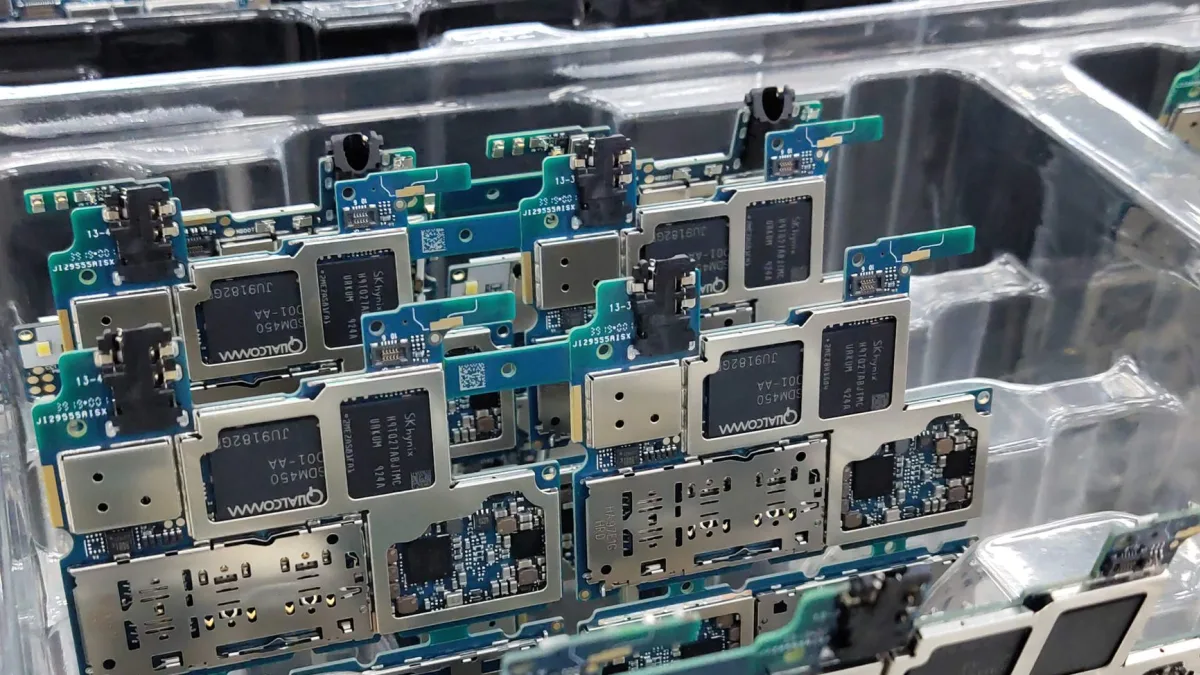 Samsung (SSNLF) and SK Hynix Launch $950 Billion Chip Partnerships