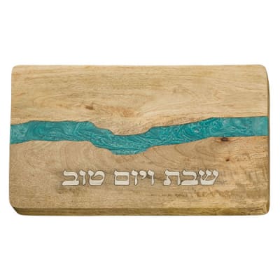 מגש חלה עץ עם אפוקסי כחול 41X28 ס"מ