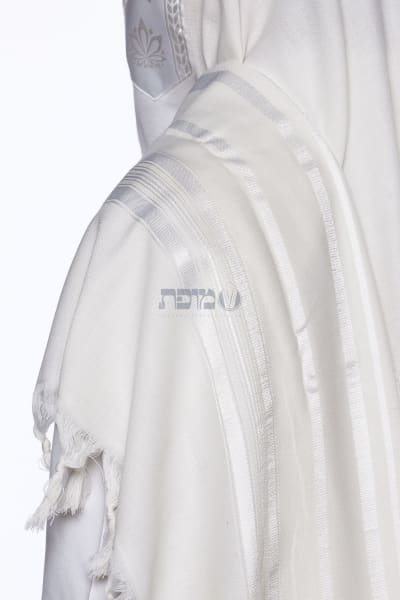 טלית צמר דגם ישתבח — לבן מבריק