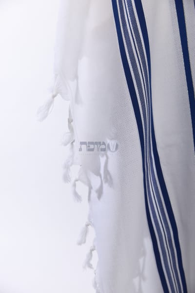 טלית צמר דגם למנצח — כחול רויאל