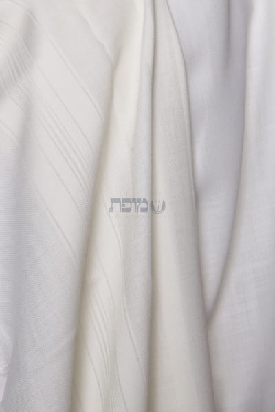 טלית צמר דגם ישתבח — לבן