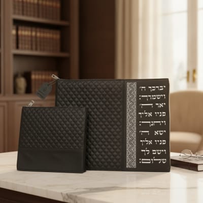 סט טלית תפילין דמוי עור שחור עם כיתוב "ויברכך" בכסף