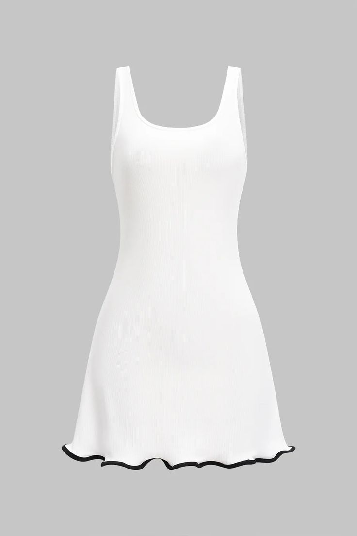 Vestido Curto Branco Com Detalhes Preto