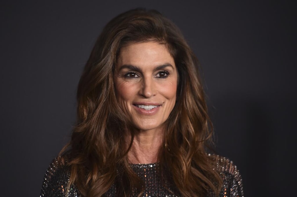 Cindy Crawford : The Story Behind the Supermodel