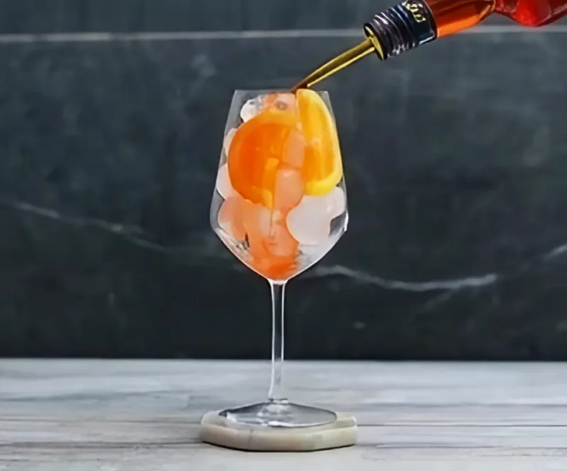 Build over ice in the glass