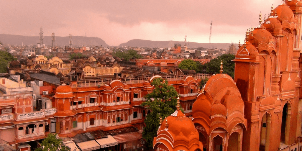 Places to visit near Delhi within 300km- Jaipur Places to visit near Delhi within 300 kms - Jaipur
