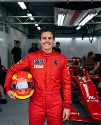 Pilote de Formule 1 — univers Sport du photobooth IA Le Studio Pop