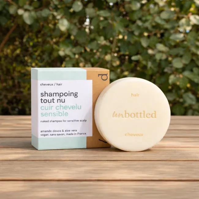 Le packaging et pain du shampoing solide tout nu