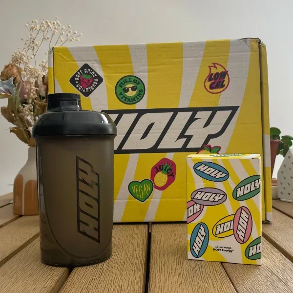 Le packaging du set, le shaker et la boite avec les saveurs Energy
