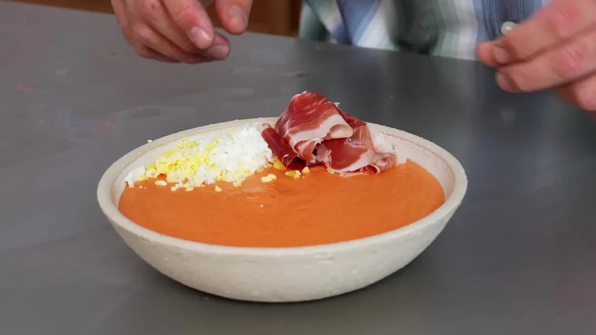 Salmorejo, la soupe froide andalouse au pain et à la tomate