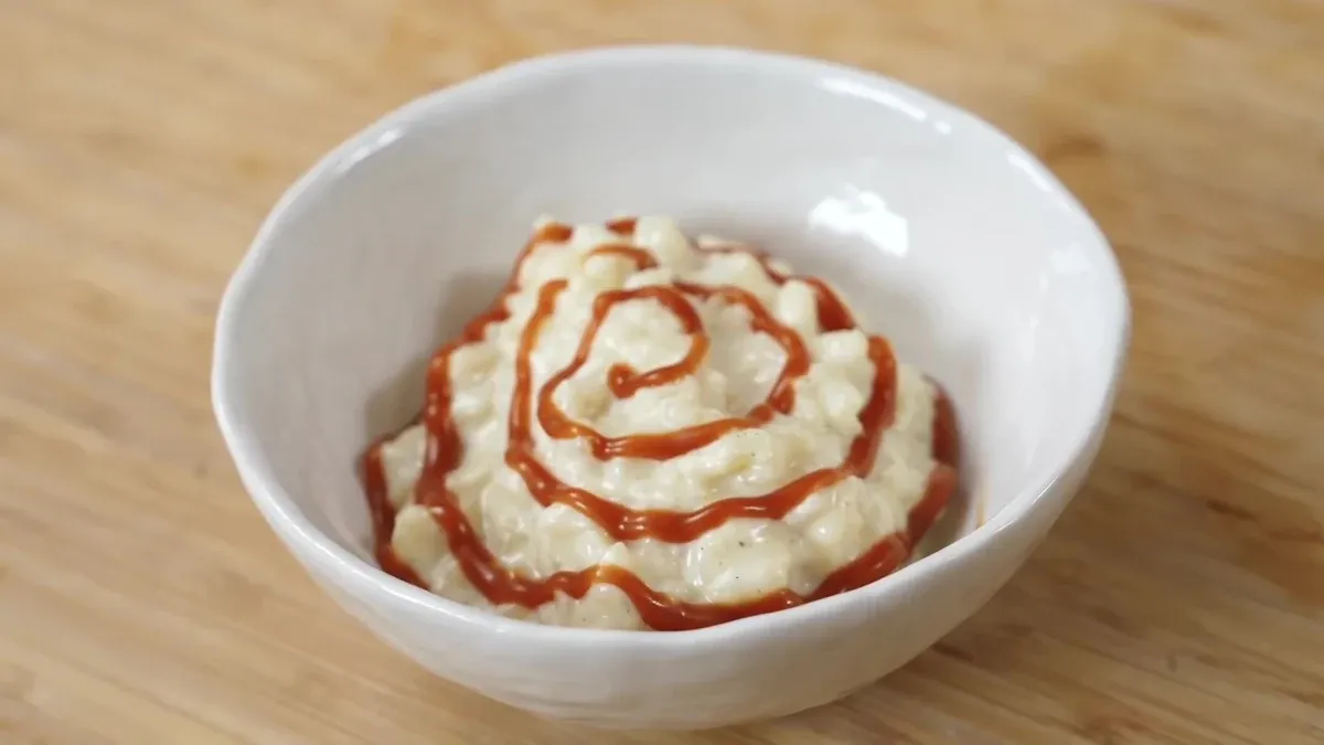 Riz au lait a la vanille et coulis de caramel au beurre sale