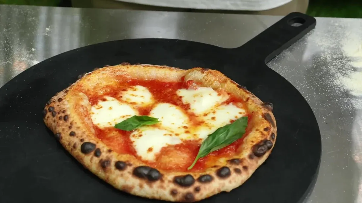 Pizza margherita napolitaine maison