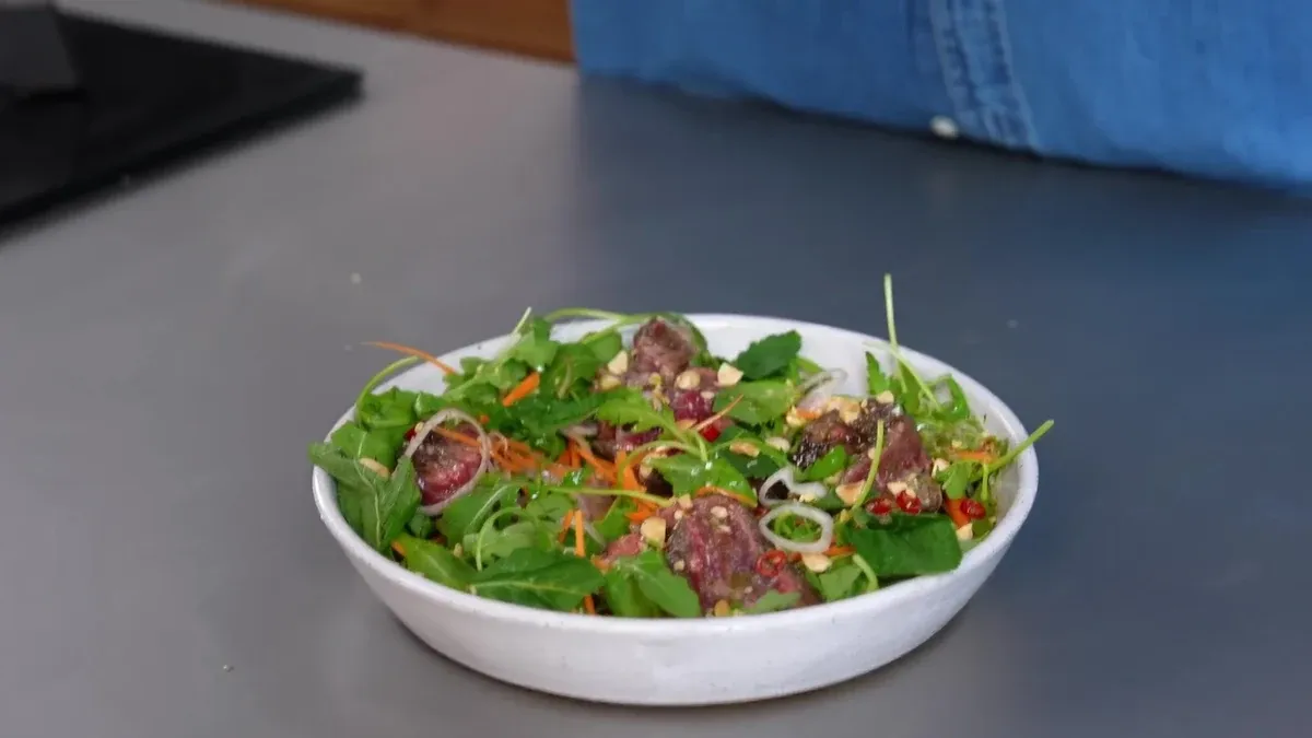 Salade thaï tataki de bavette