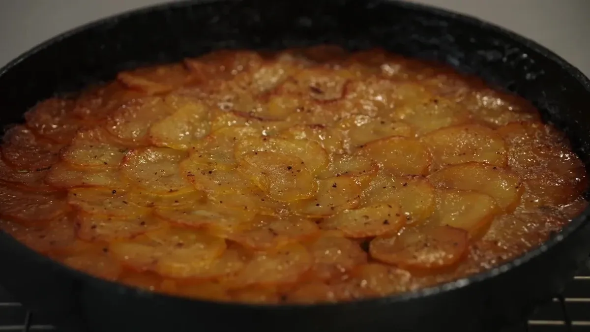 Pommes de terre boulangères aux oignons confits