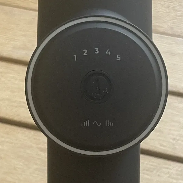 Le cadran de commande du Jolt Bolt+ avec les cinq vitesses et les trois modes intelligents