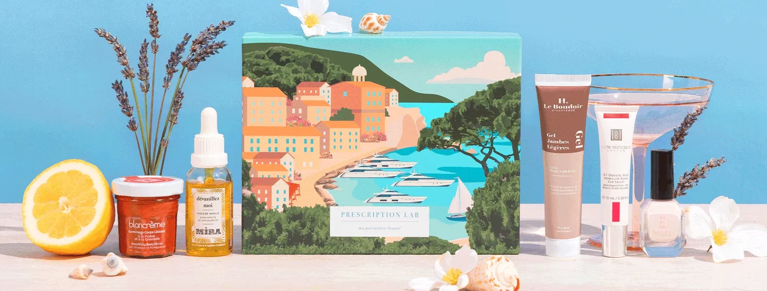 Mise en scène estivale de la box Prescription Lab Vacances à Saint-Tropez