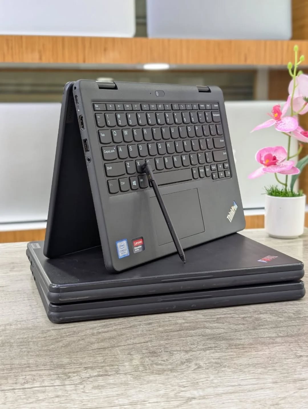 Lenovo Yoga 11e 7th Gen | Intel Core i5 | 8GB RAM | 256GB SSD | Touchscreen | 360° Convertible