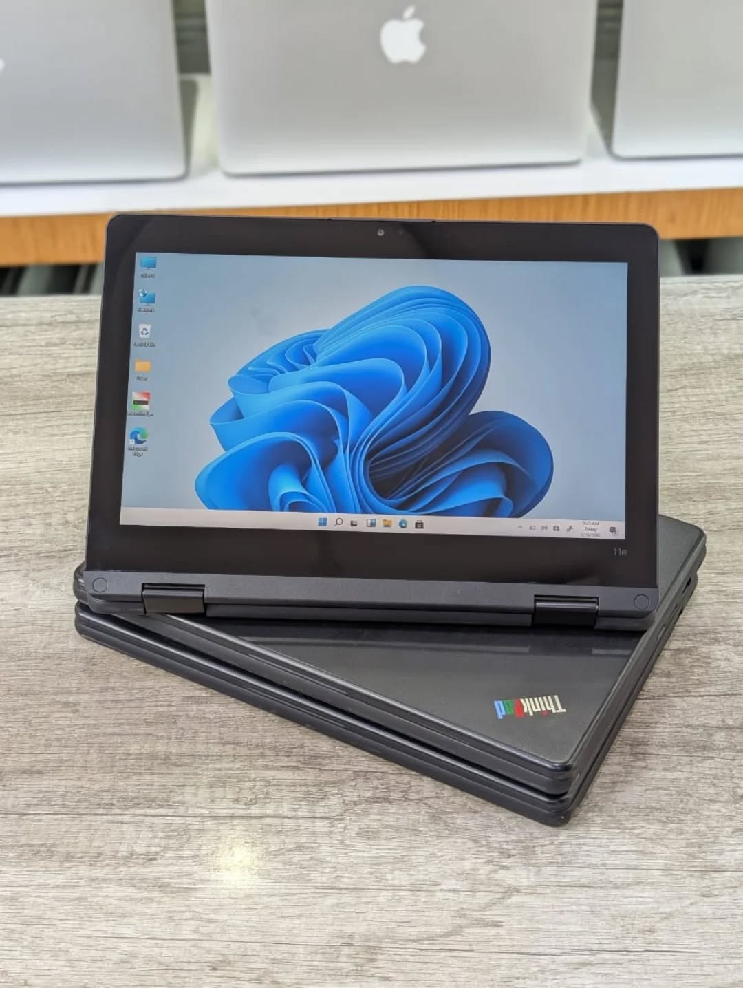 Lenovo Yoga 11e 7th Gen | Intel Core i5 | 8GB RAM | 256GB SSD | Touchscreen | 360° Convertible