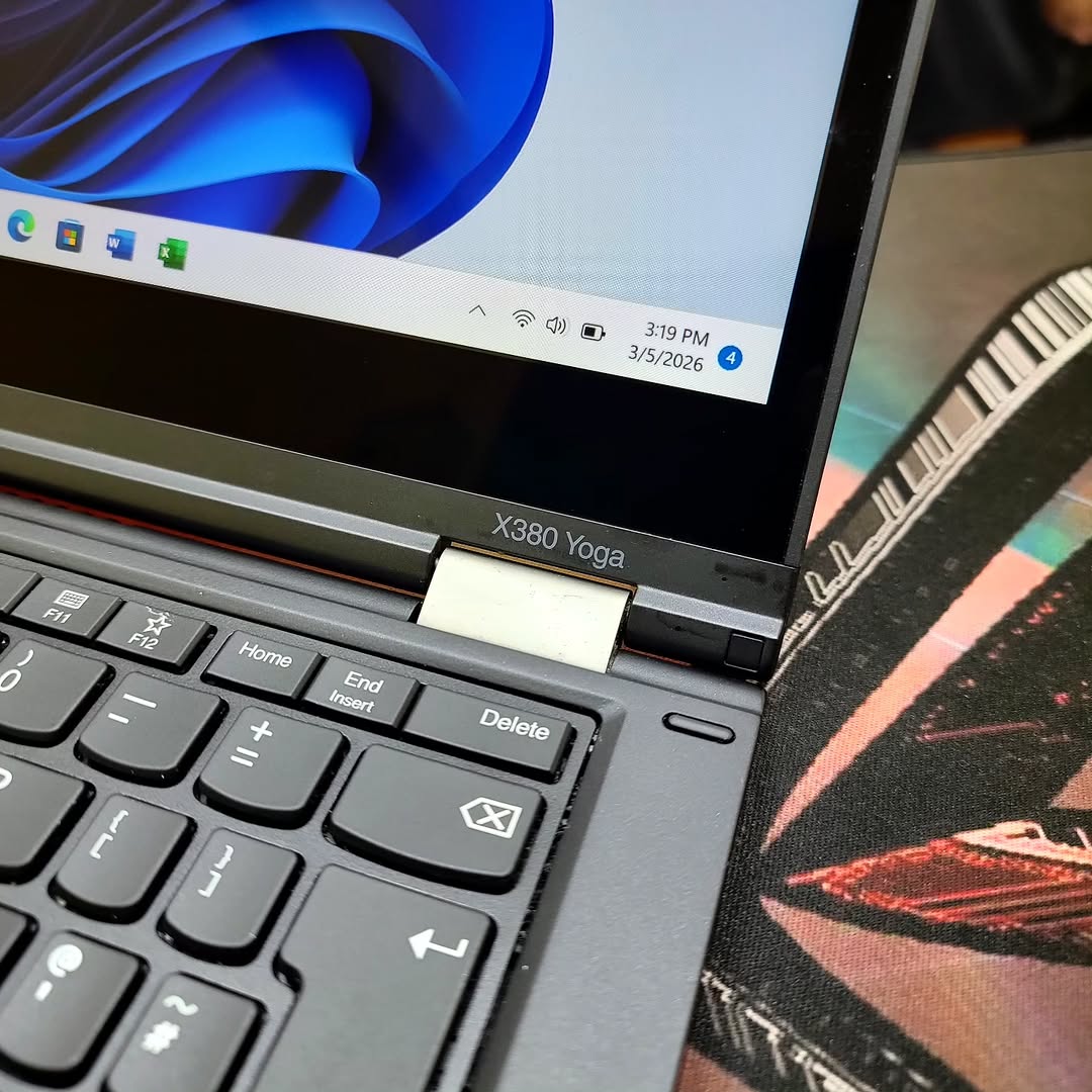 Lenovo ThinkPad Yoga X380 – Intel Core i5 | 8GB RAM | 256GB SSD | Touchscreen | 360° Convertible
