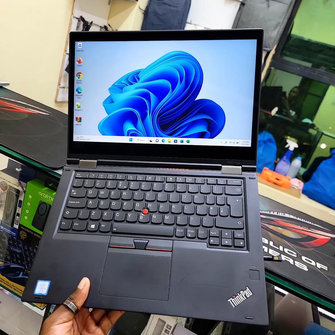 Lenovo ThinkPad Yoga X380 – Intel Core i5 | 8GB RAM | 256GB SSD | Touchscreen | 360° Convertible