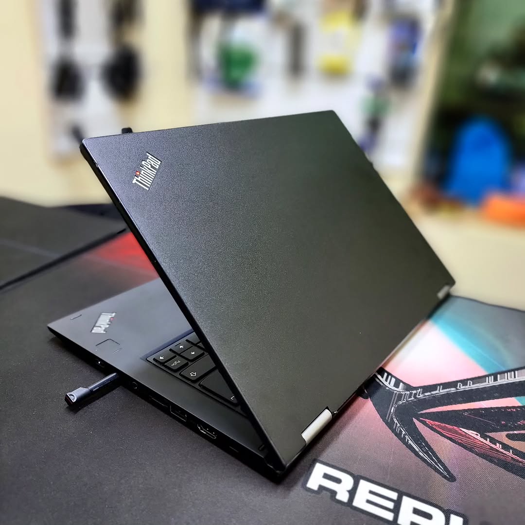 Lenovo ThinkPad Yoga X380 – Intel Core i5 | 8GB RAM | 256GB SSD | Touchscreen | 360° Convertible