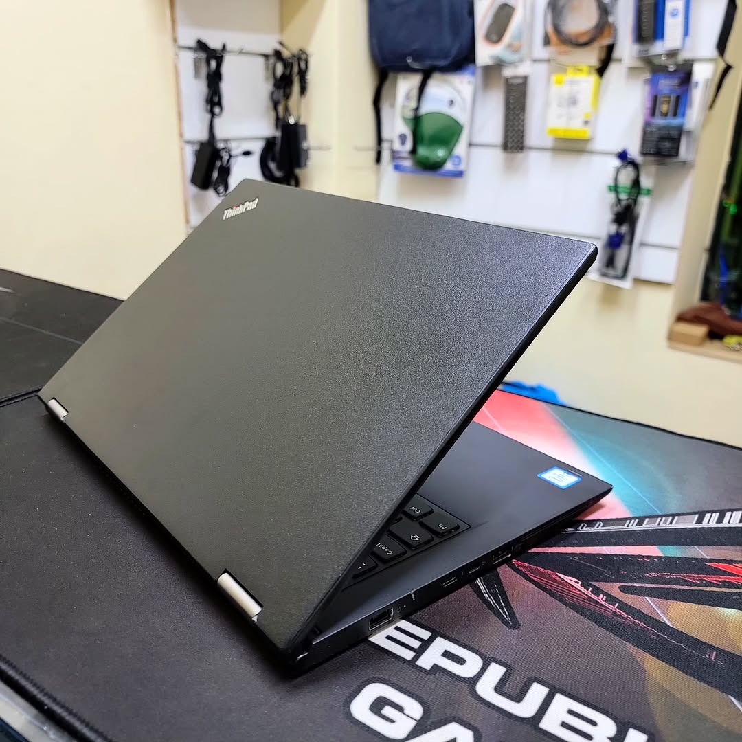 Lenovo ThinkPad Yoga X380 – Intel Core i5 | 8GB RAM | 256GB SSD | Touchscreen | 360° Convertible
