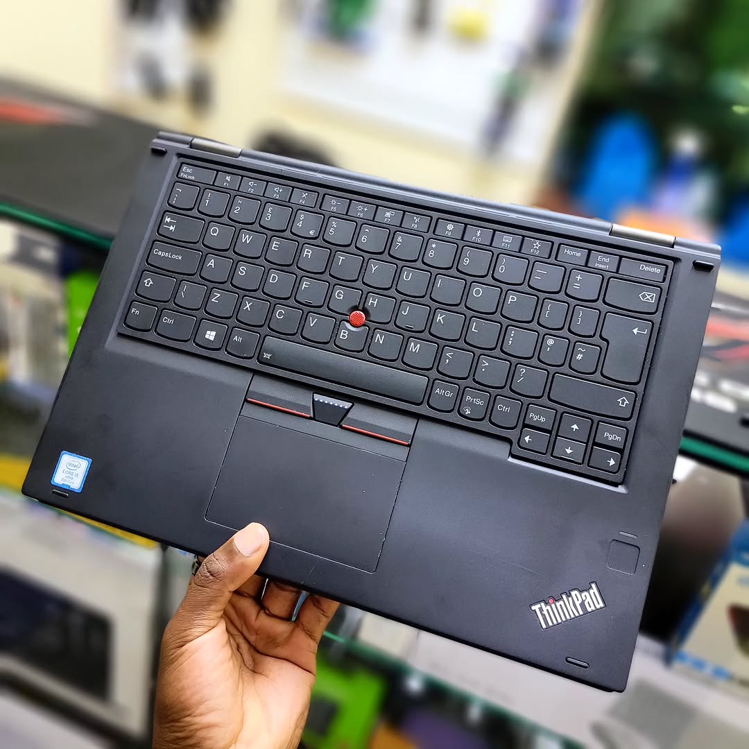 Lenovo ThinkPad Yoga X380 – Intel Core i5 | 8GB RAM | 256GB SSD | Touchscreen | 360° Convertible