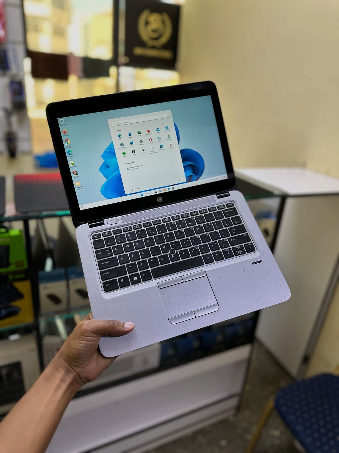 HP EliteBook 820 G3 Intel Core i5 | 8GB RAM | 256GB SSD | Non-Touch