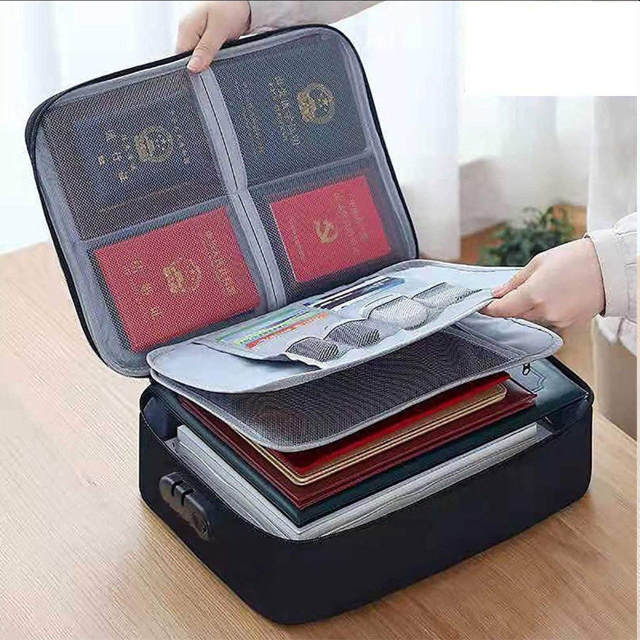 DOCUMENT FOLDER BAG WITH LOCK