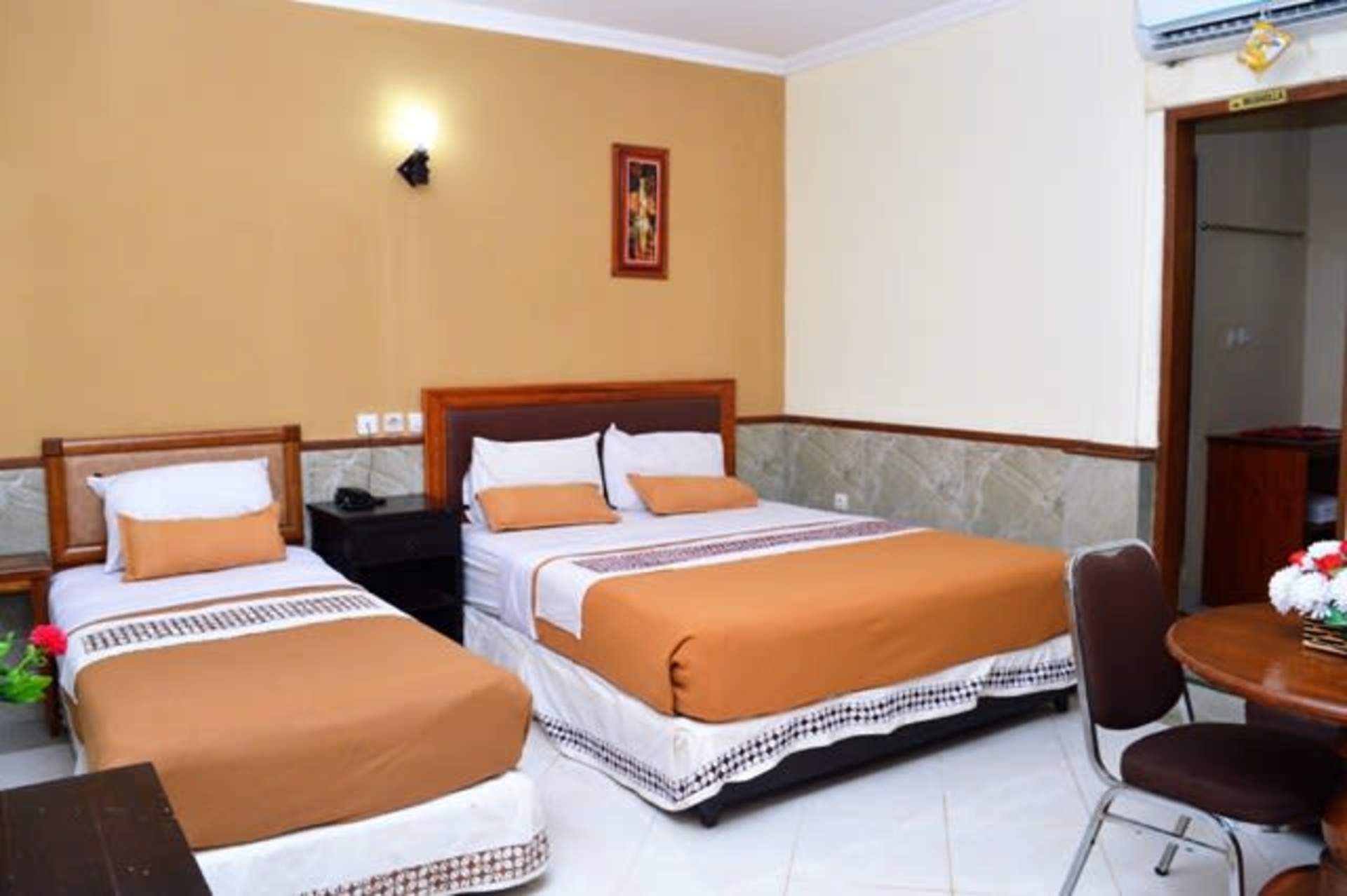 Deluxe Family Room