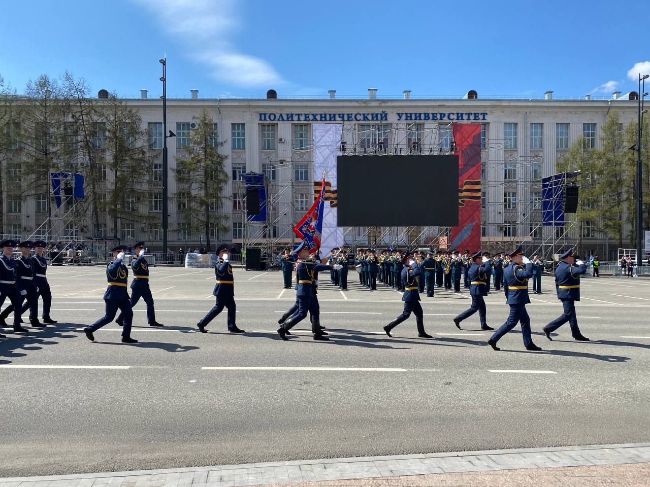 Фото с парада победы пермь