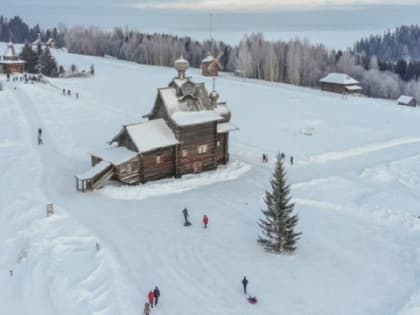 В Перми у музея «Хохловка» установили зарядные станции для электромобилей