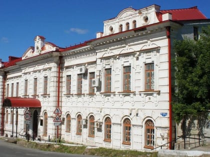 Часть фасада Пермского института железнодорожного транспорта отреставрируют за 2,9 млн рублей