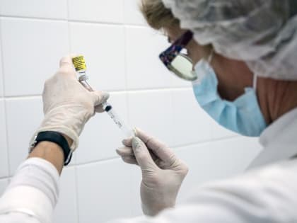 Медики высказались за прекращение массовой вакцинации от COVID-19