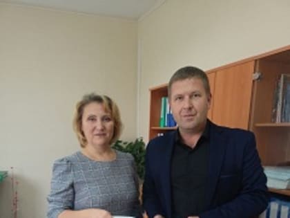 ДЕПУТАТЫ ПОЗДРАВИЛИ ПЕДАГОГИЧЕСКИЕ КОЛЛЕКТИВЫ С ДНЁМ УЧИТЕЛЯ