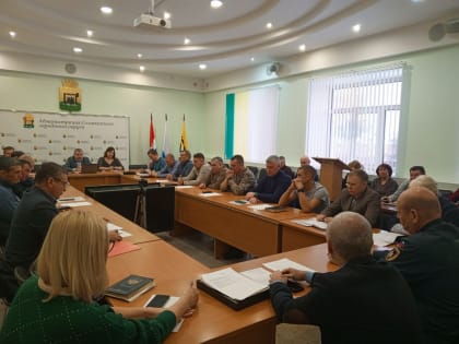 В администрации округа прошло совещание с ресурсоснабжающими организациями и управляющими компаниями