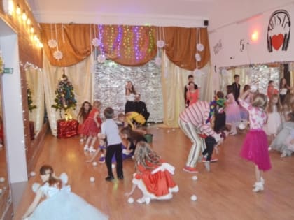 Обыкновенное чудо от танцевального коллектива «Гудвин» для кунгурских детей