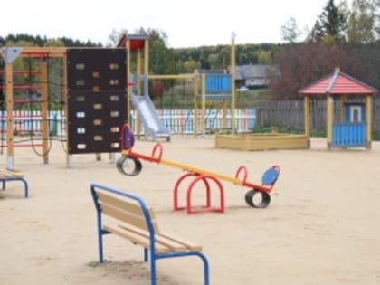 Благодаря инициативе жителей в Большой Серве появилась детская игровая площадка