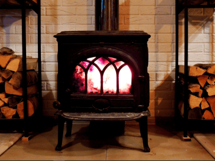 В Пермском крае ребёнок получил огожи при попытке растопить печь