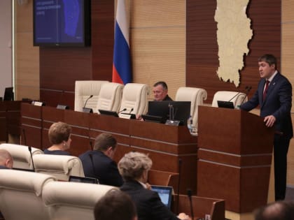 ​Спикер краевого парламента Валерий Сухих рассказал о главных вопросах пленарного заседания