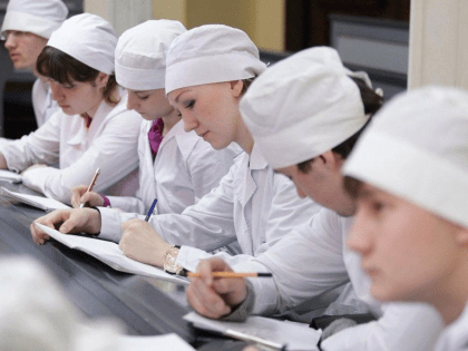 Выплату до 2 млн рублей за переезд в территорию Пермского края получили 88 медика