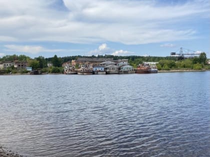 ​Пермяк самовольно установил забор на пляже в микрорайоне Заозерье