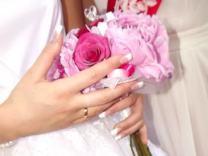 Пермские власти опровергли сокращение числа площадок для выездных регистраций свадеб