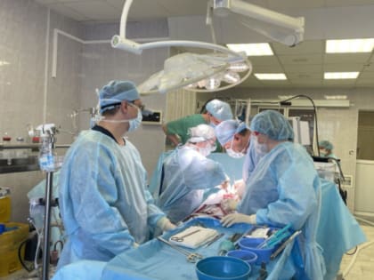 Пермские кардиохирурги провели сложную операцию на сердце при поддержке столичных коллег