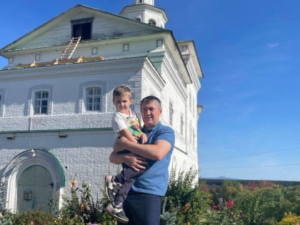 Губернатор Пермского края окрестил сына в старейшем каменном храме
