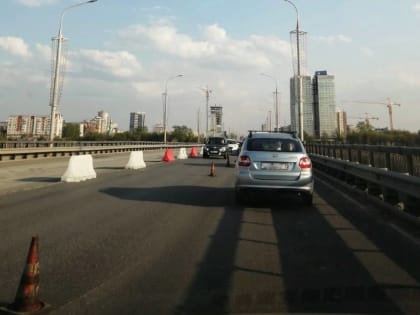 ​В Перми возобновили движение транспорта по всей ширине проезжей части Коммунального моста