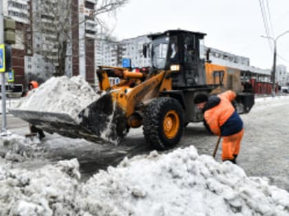 С улиц Перми за новогодние праздники вывезено около 100 тысяч кубометров снега