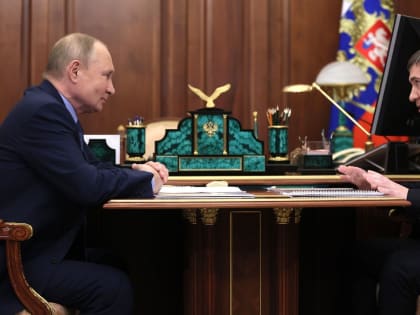 Президент Путин наградил губернатора Пермского края Махонина