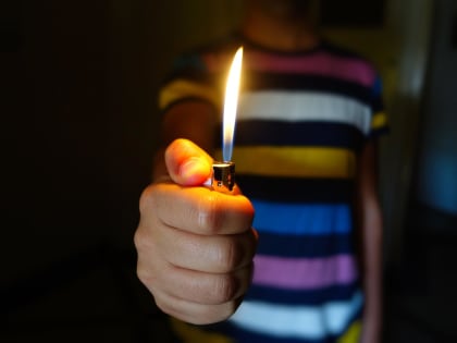 В Заксобрание внесён проект закона о запрете продажи зажигалок детям  