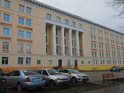 Оператор на линии. Скоро начнется подготовка к реконструкции здания бывшего ВКИУ под гостиницу